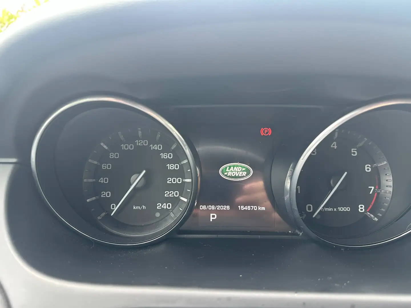 
								2016 Land Rover Discovery Sport HSE Luxury full									
