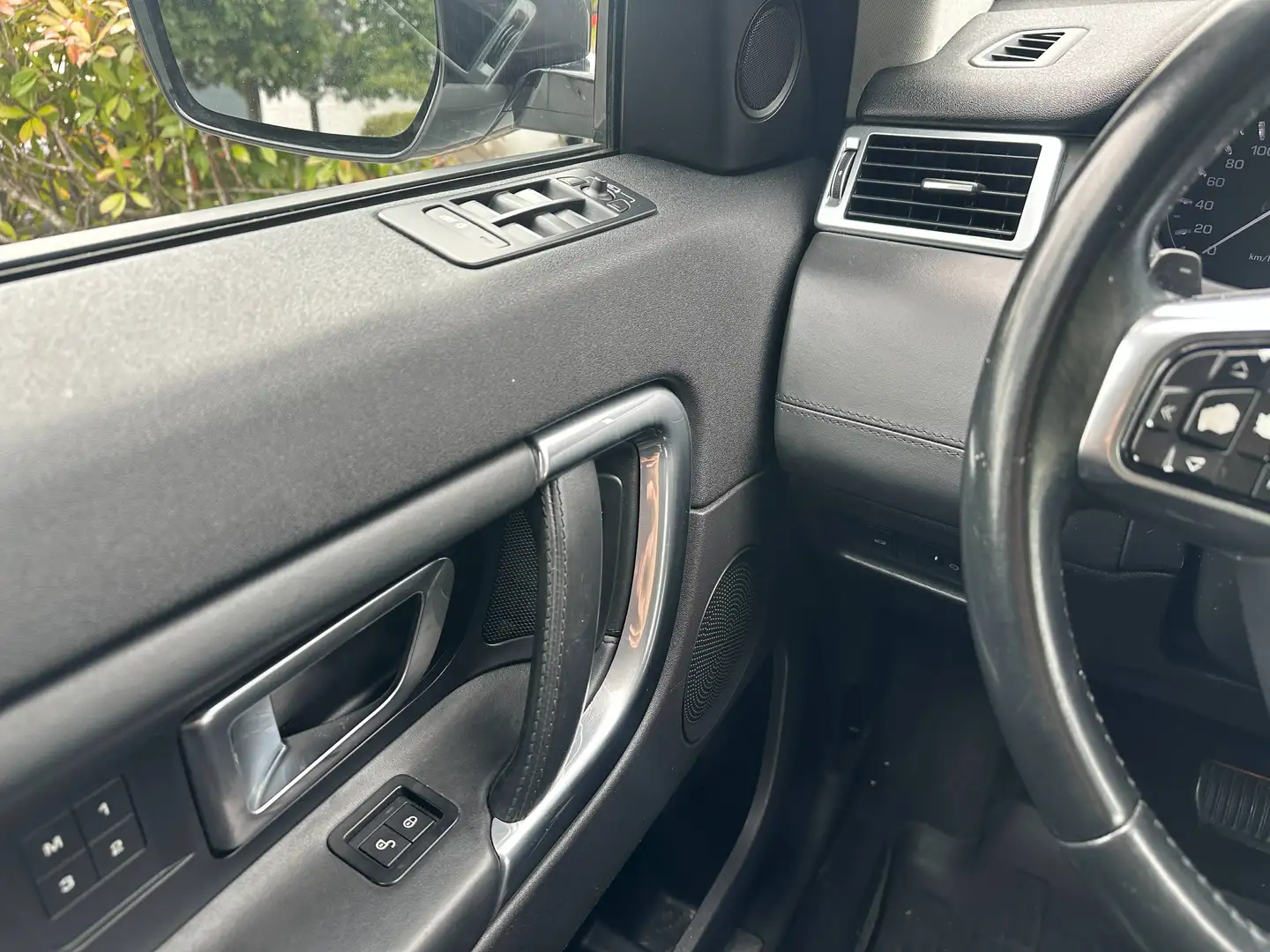 
								2016 Land Rover Discovery Sport HSE Luxury full									