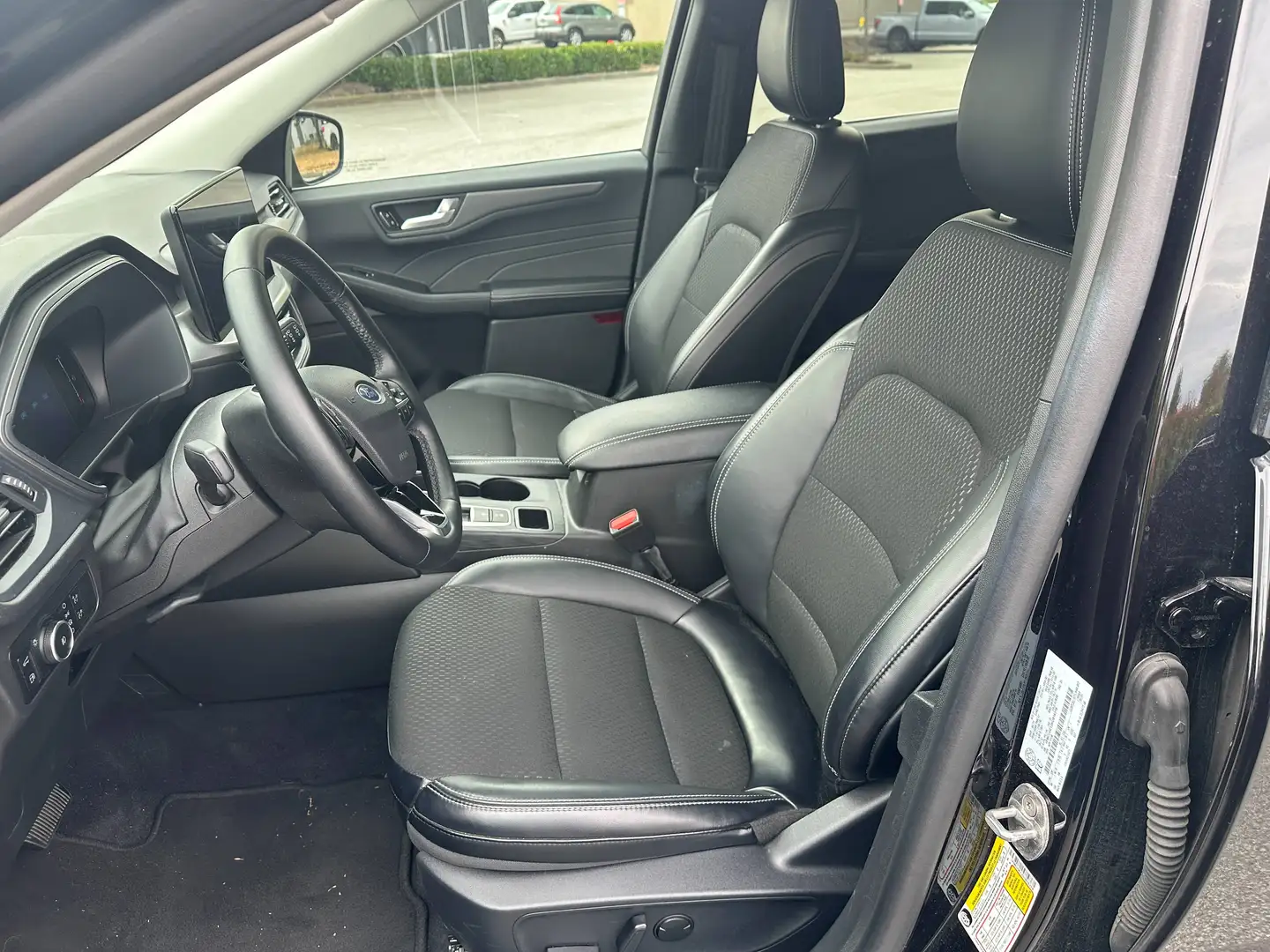 
								2025 Ford Escape PHEV full									