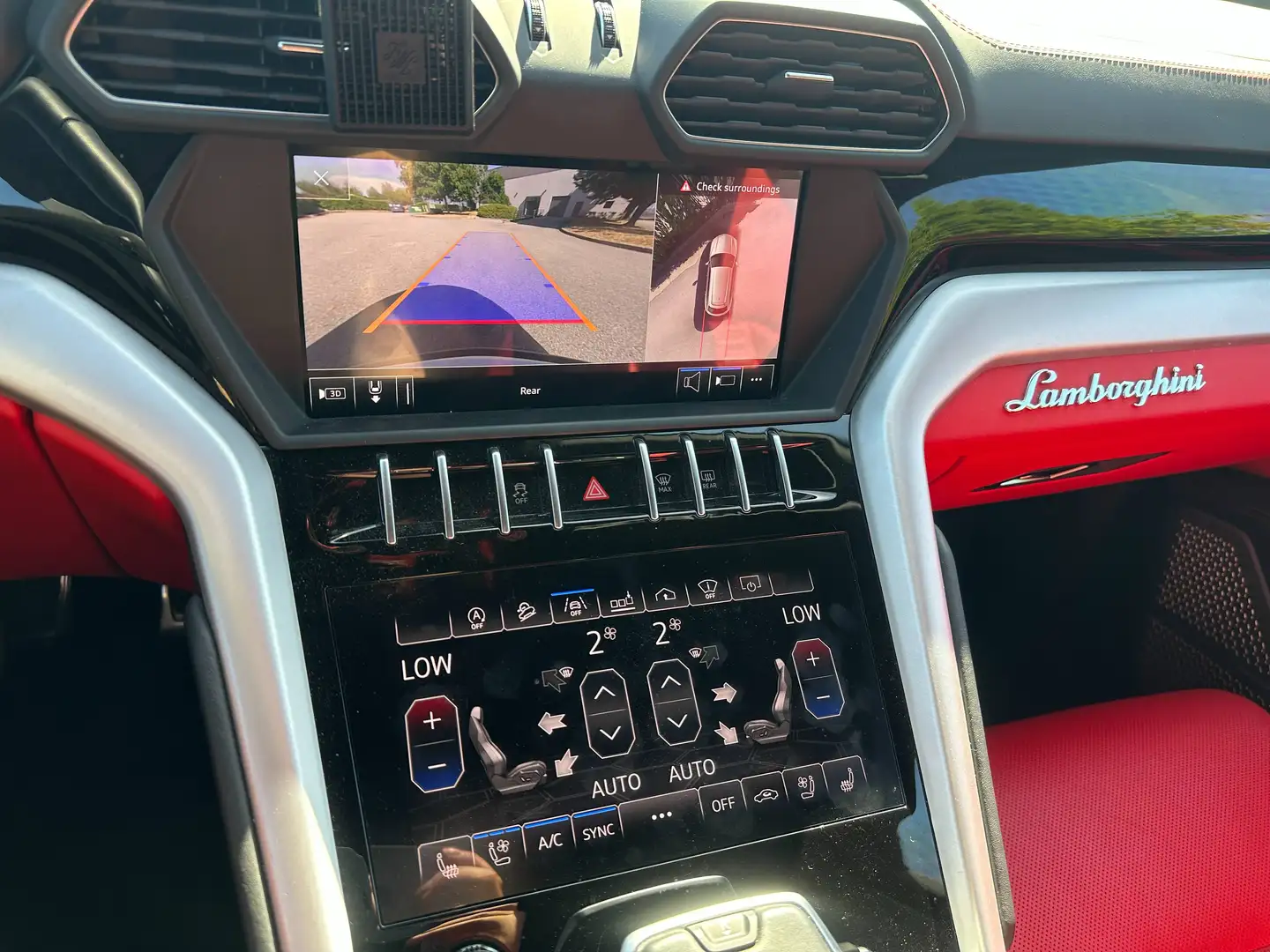 
								2019 Lamborghini Urus full									